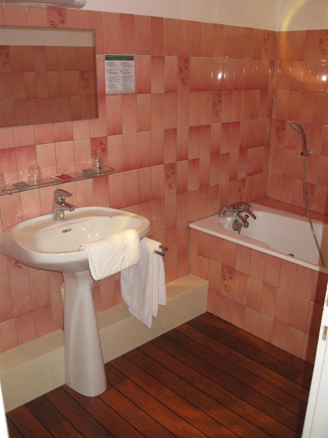 Hotel Cheval De Bronze Remiremont Zewnętrze zdjęcie