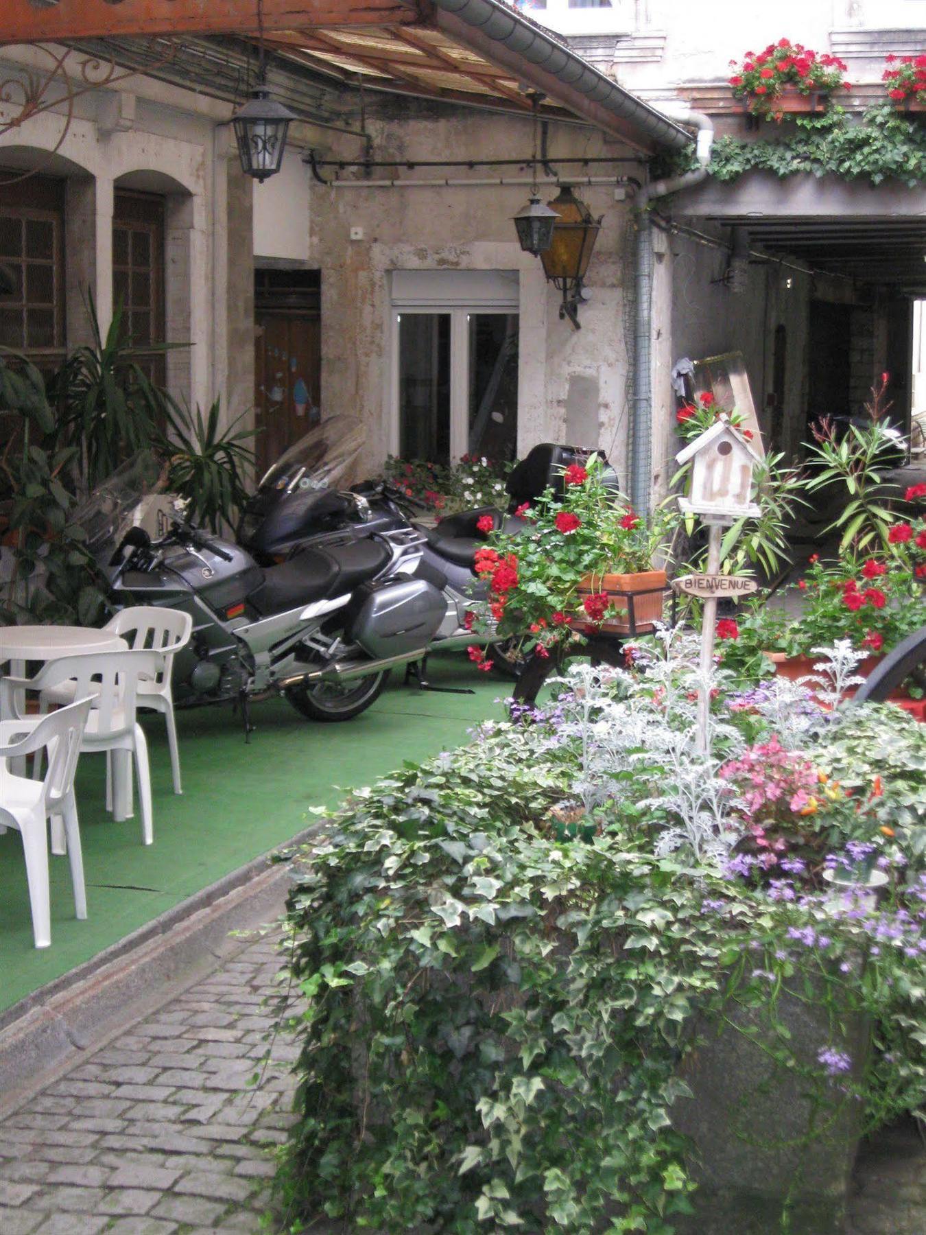Hotel Cheval De Bronze Remiremont Zewnętrze zdjęcie